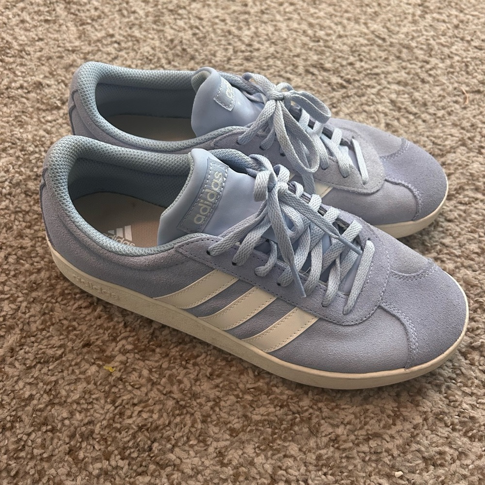 Adidas Sneakers